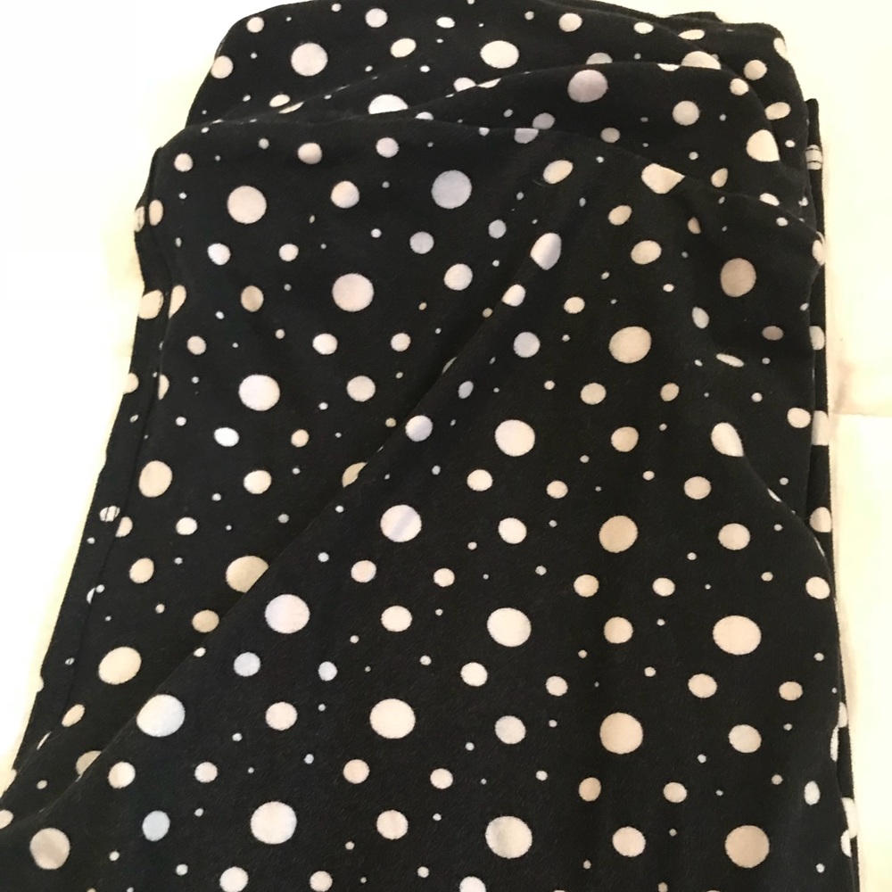 Lularoe leggings - black/white dots TC